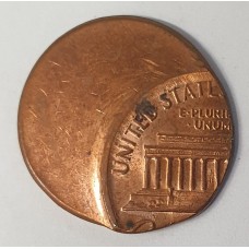 UNITED STATES OF AMERICA . UNDATED . ONE 1 CENT COIN . ERROR . MIS-STRIKE